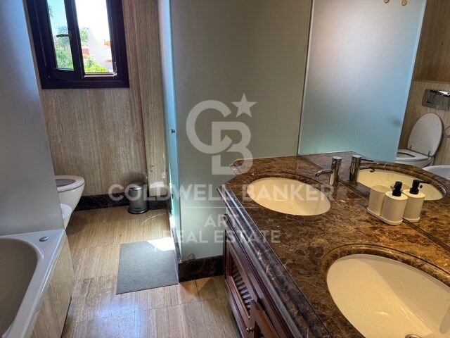 Élégant appartement dans une prestigieuse résidence balnéaire, New Golden Mile, Estepona