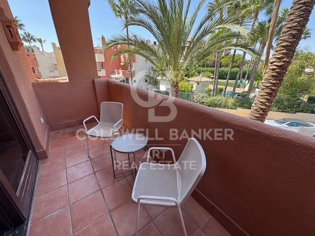 Élégant appartement dans une prestigieuse résidence balnéaire, New Golden Mile, Estepona