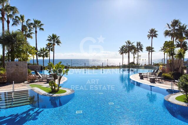 Élégant appartement dans une prestigieuse résidence balnéaire, New Golden Mile, Estepona