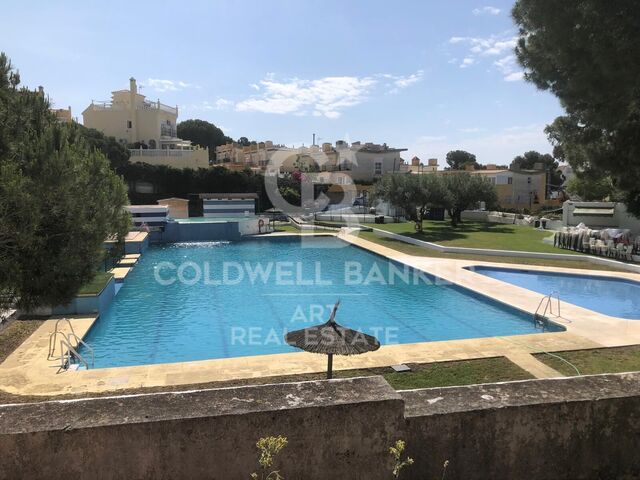 Charming 2-Bedroom Apartment in Desirable Urb. Seghers, Estepona