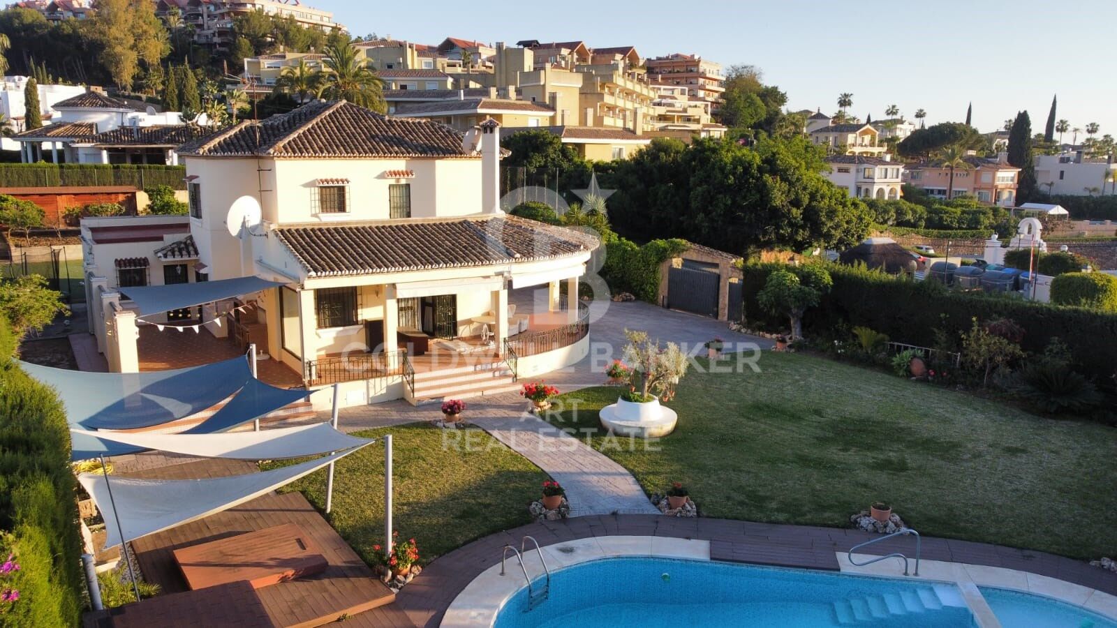 Elegante Villa neben dem Golfclub Los Naranjos, Nueva Andalucía, Marbella