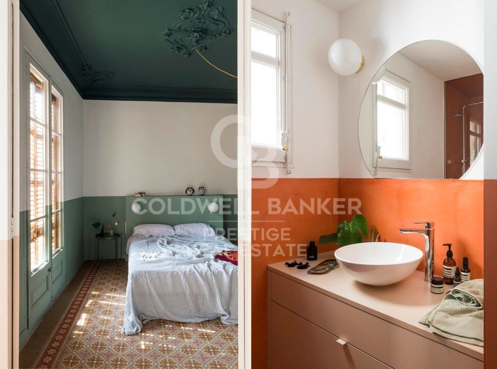For sale renovated apartment in El Born