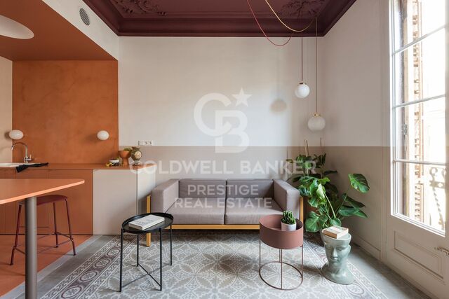 For sale renovated apartment in El Born