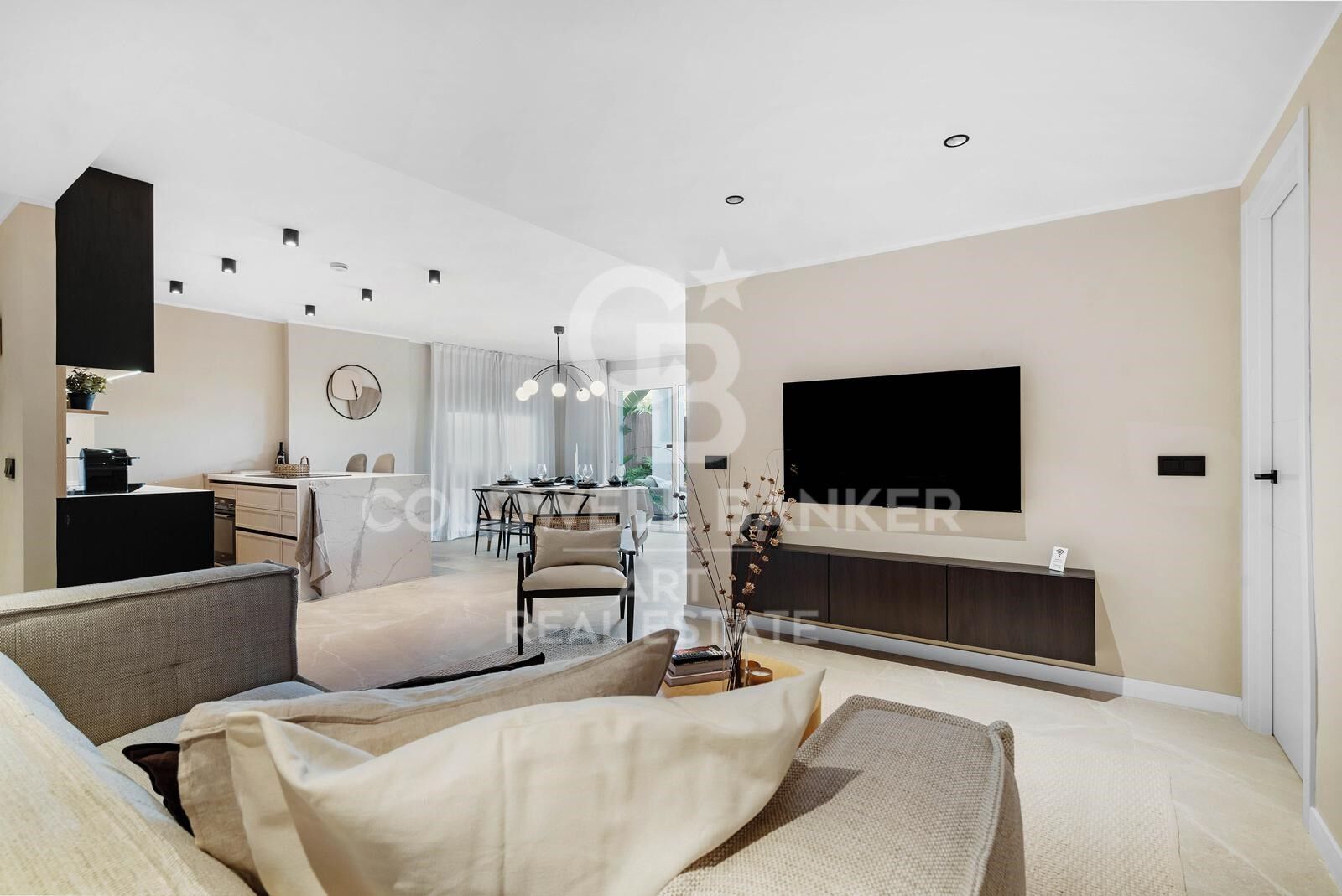 Skandinavische eleganz im Herzen von Nueva Andalucía, Marbella