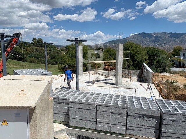 Customizable frontline golf villa in La Cala Golf Resort, Mijas, Costa del Sol