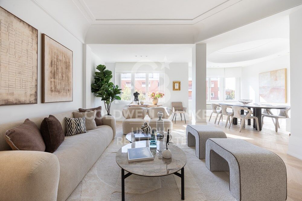 Piso reformado de 4 habitaciones con acabados de lujo en Lista, Madrid