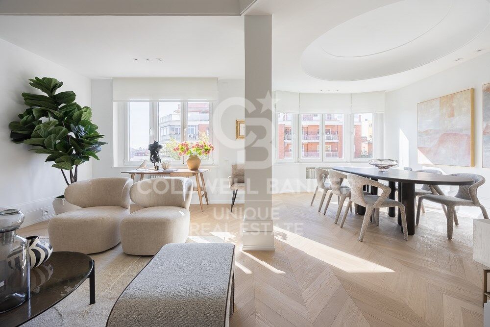 Renovated 4-bedroom apartment with luxury finishes in Lista, Madrid