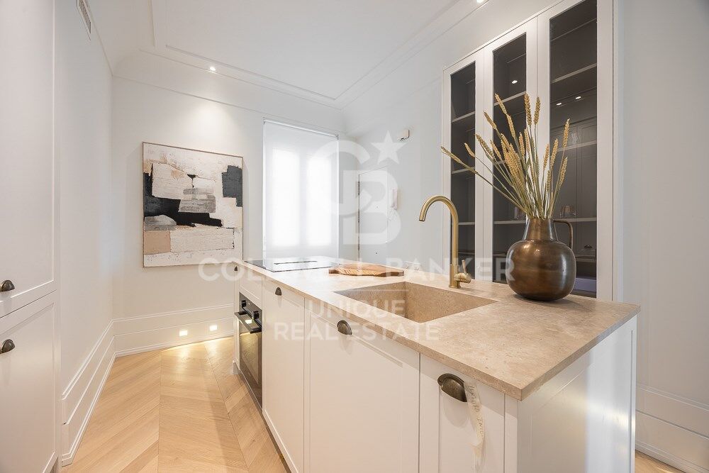Renovated 4-bedroom apartment with luxury finishes in Lista, Madrid