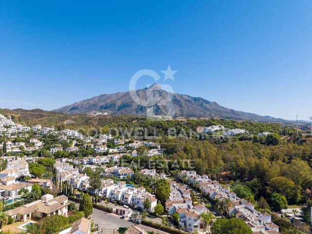 Charming townhouse with La Concha views - El Naranjal, Nueva Andalucía, Marbella