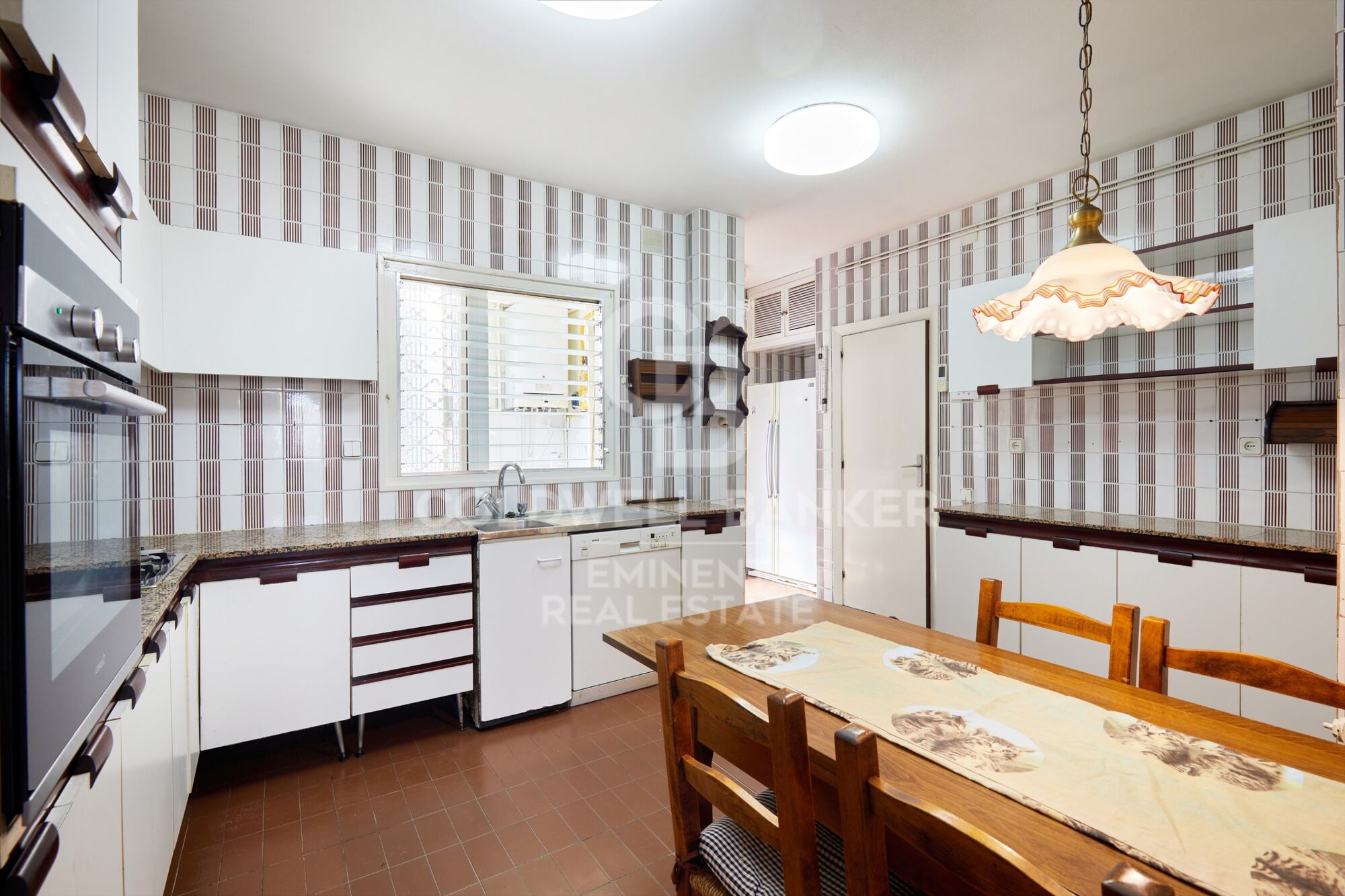 Ático de 188m² con terraza de 80m² en venta , para reformar en Les Corts