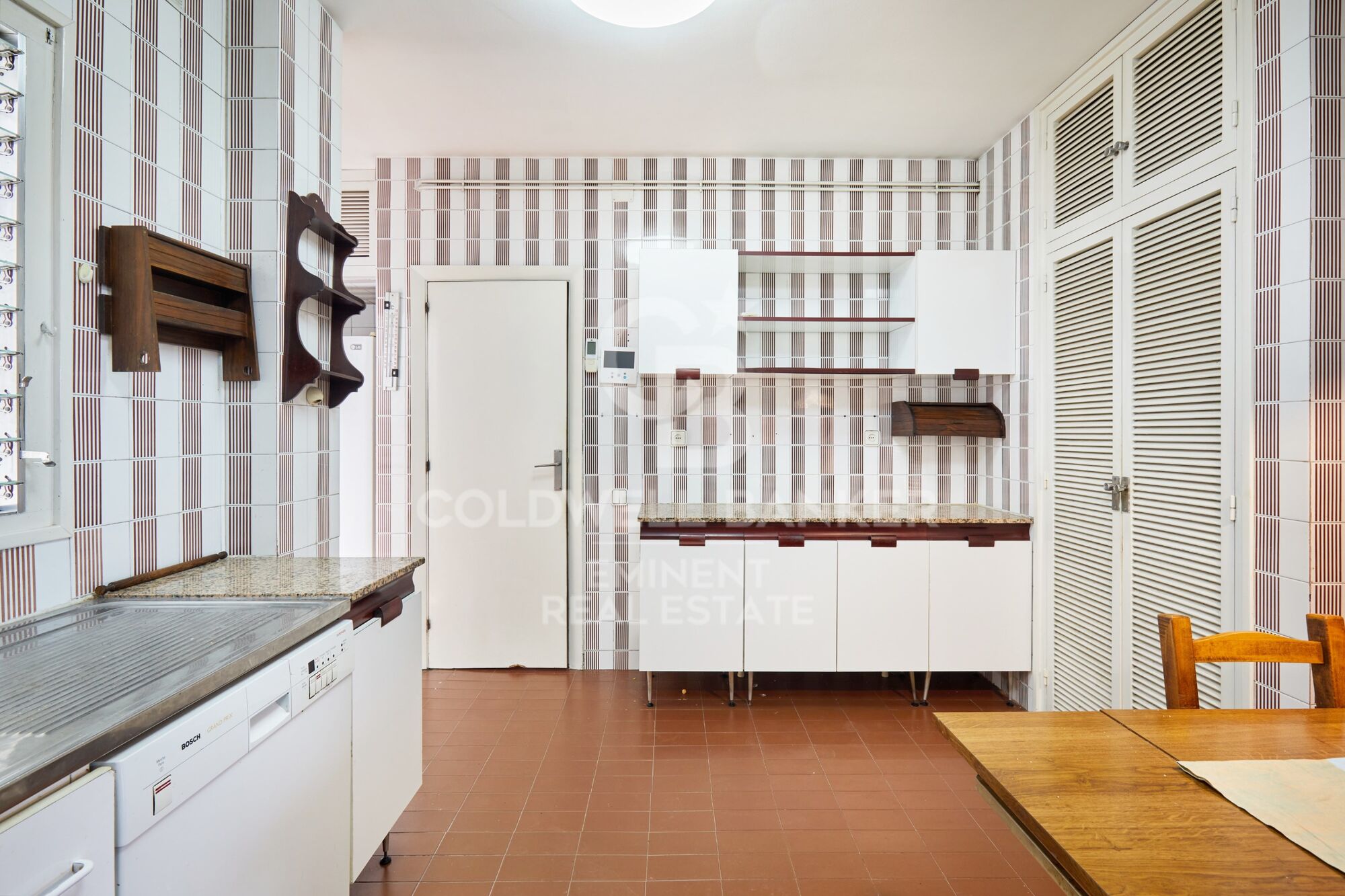 Ático de 188m² con terraza de 80m² en venta , para reformar en Les Corts