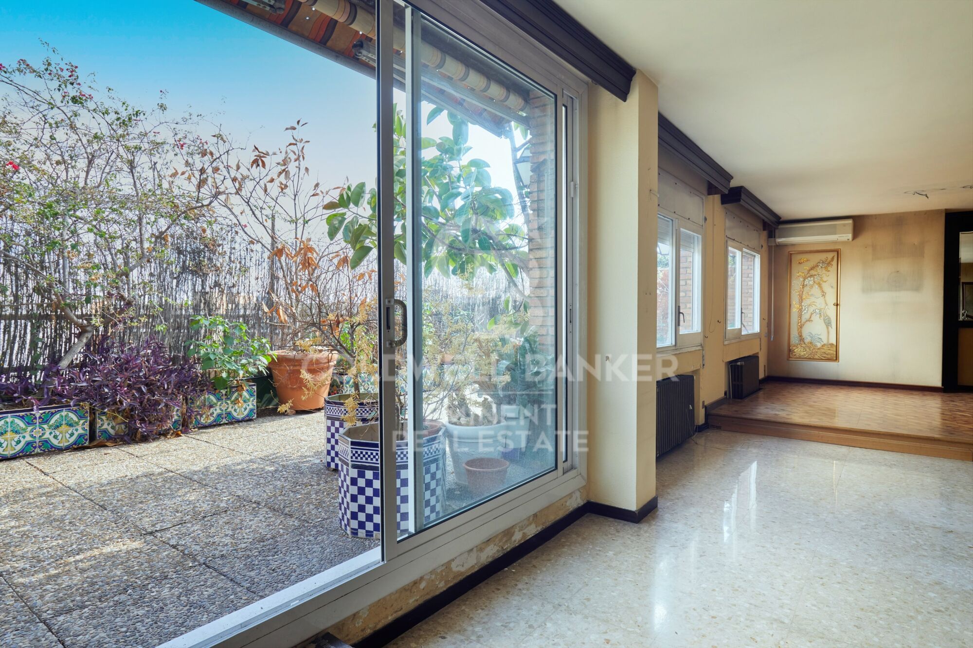 Ático de 188m² con terraza de 80m² en venta , para reformar en Les Corts