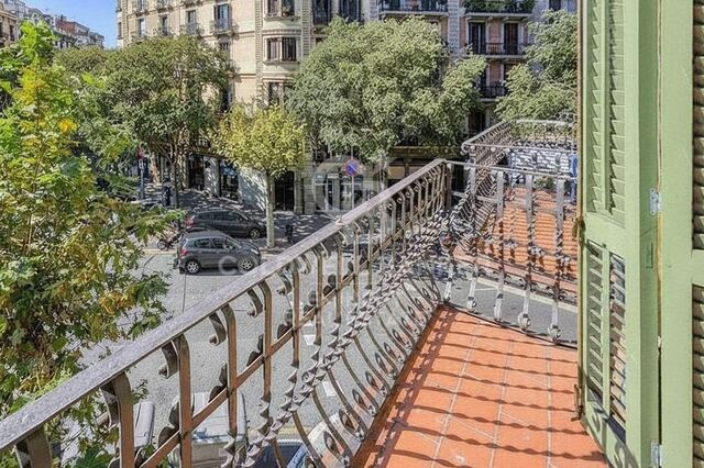 Piso luminoso en calle Aribau