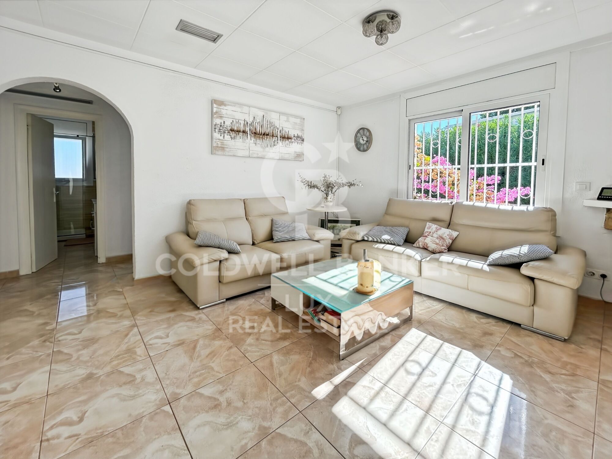 House with garage and separate studio in Empuriabrava