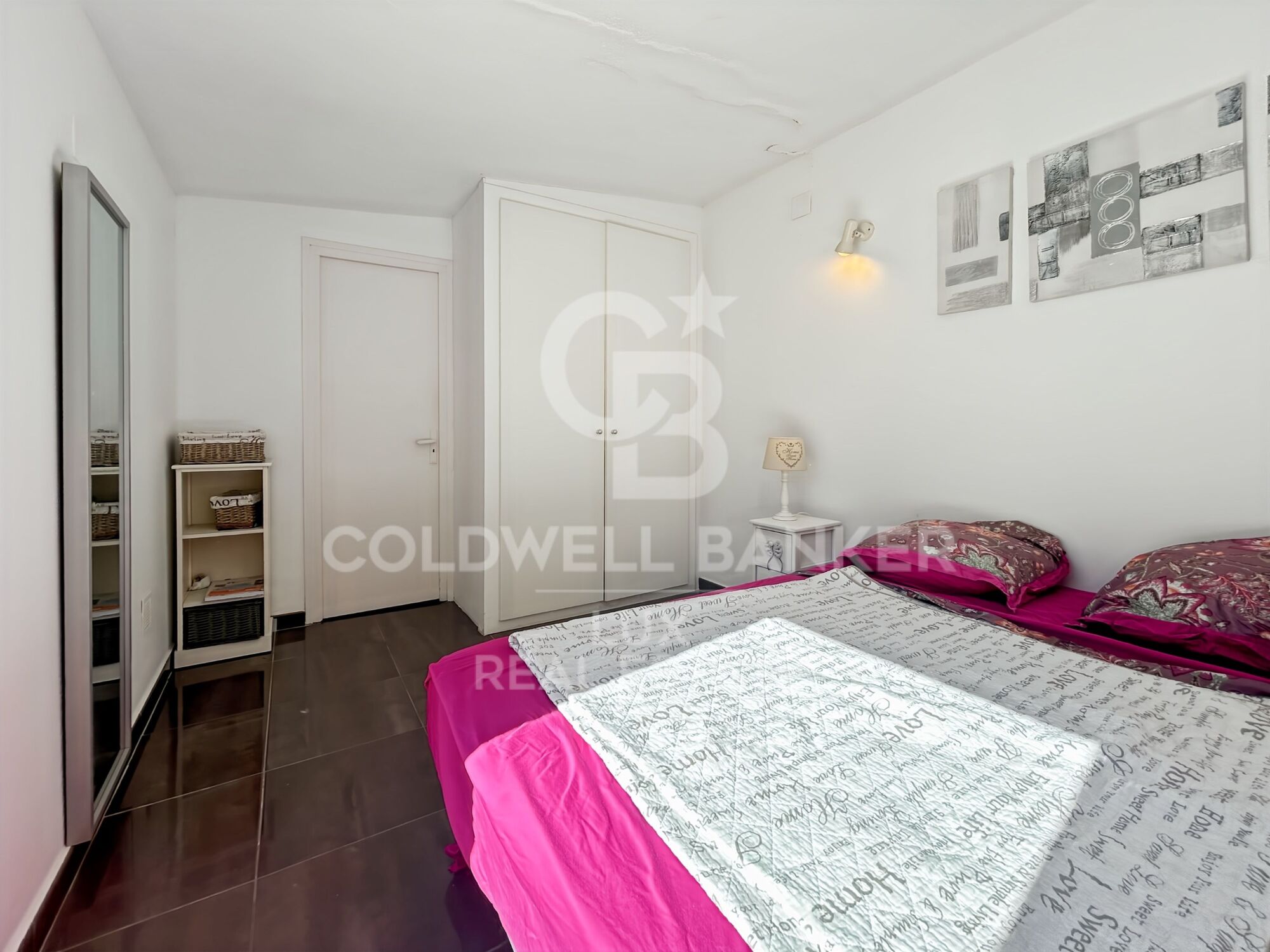 House with garage and separate studio in Empuriabrava