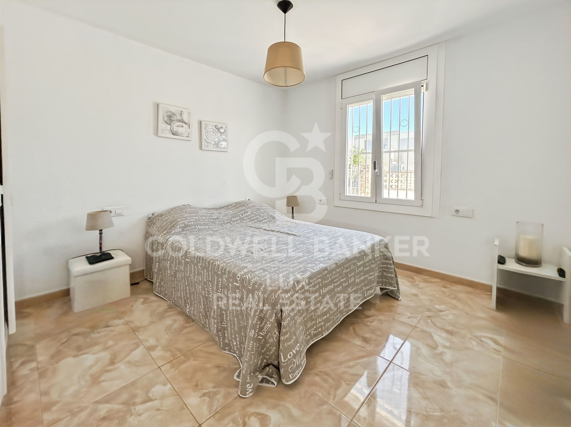 Casa con garaje y estudio independiente en Empuriabrava