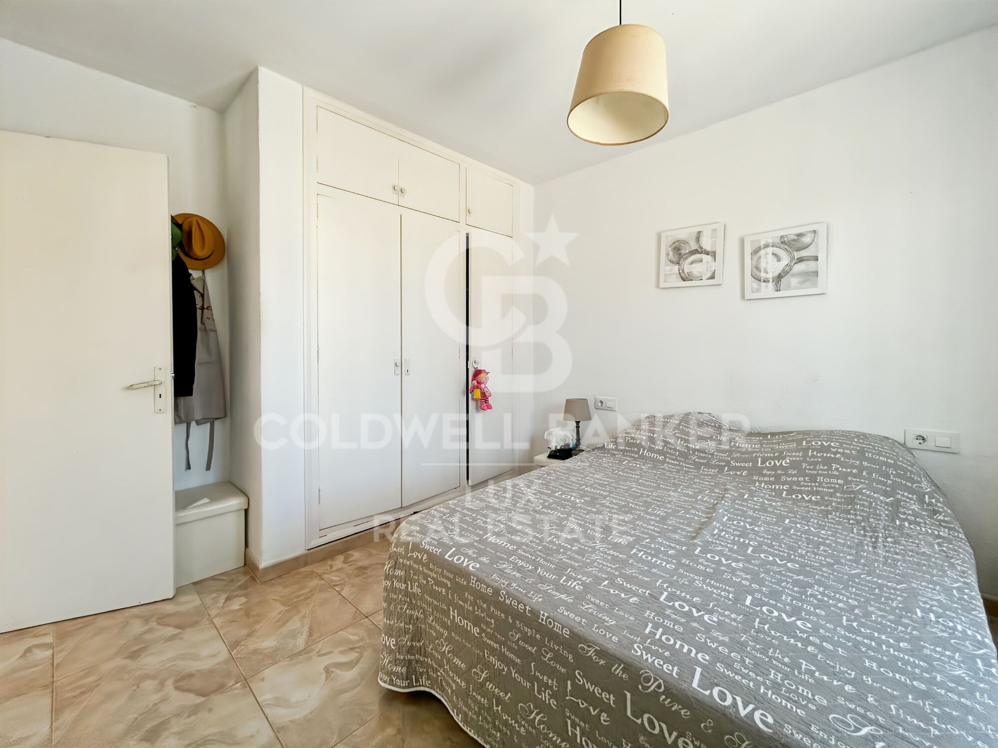 Casa con garaje y estudio independiente en Empuriabrava