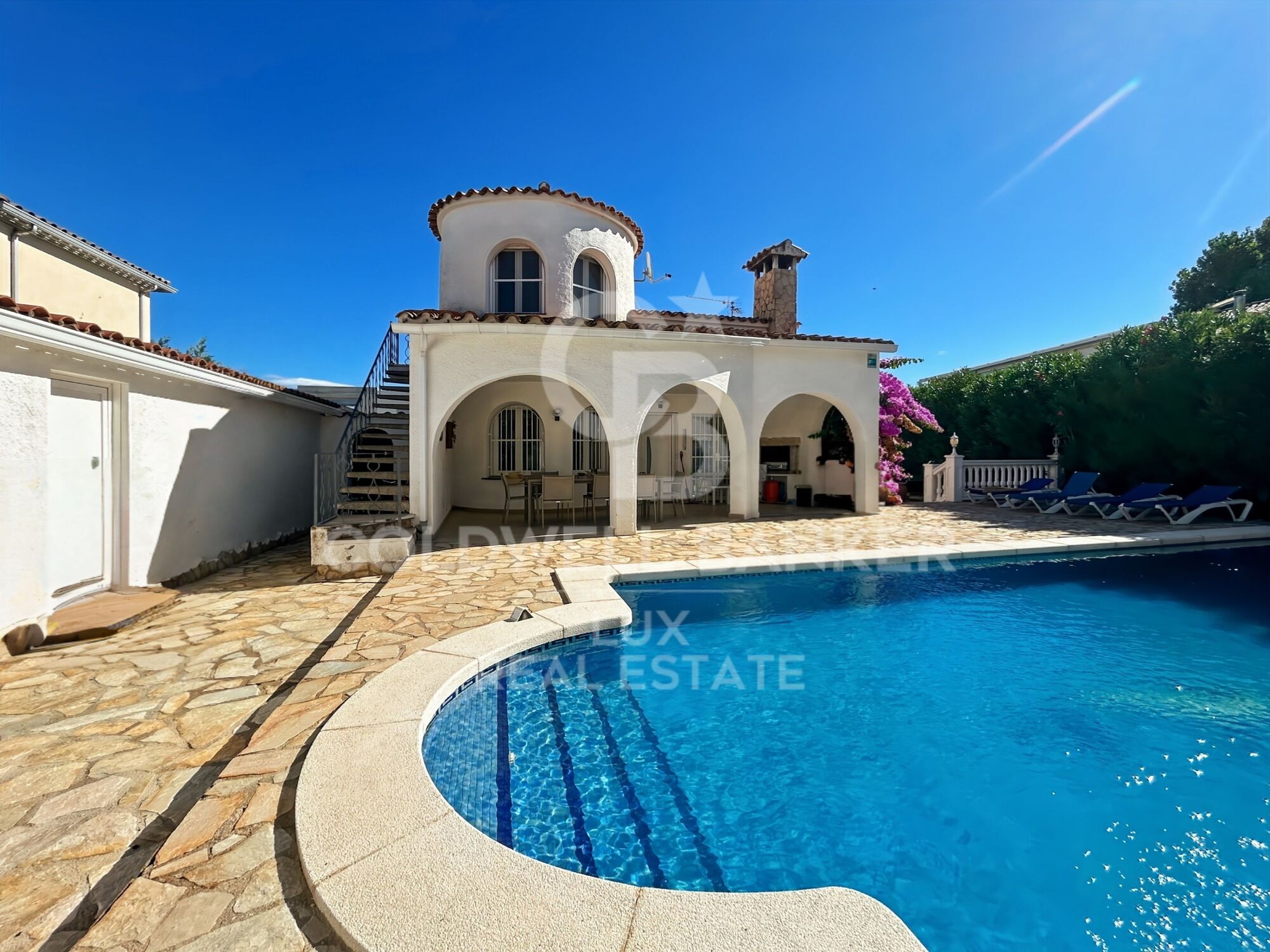 Casa con garaje y estudio independiente en Empuriabrava