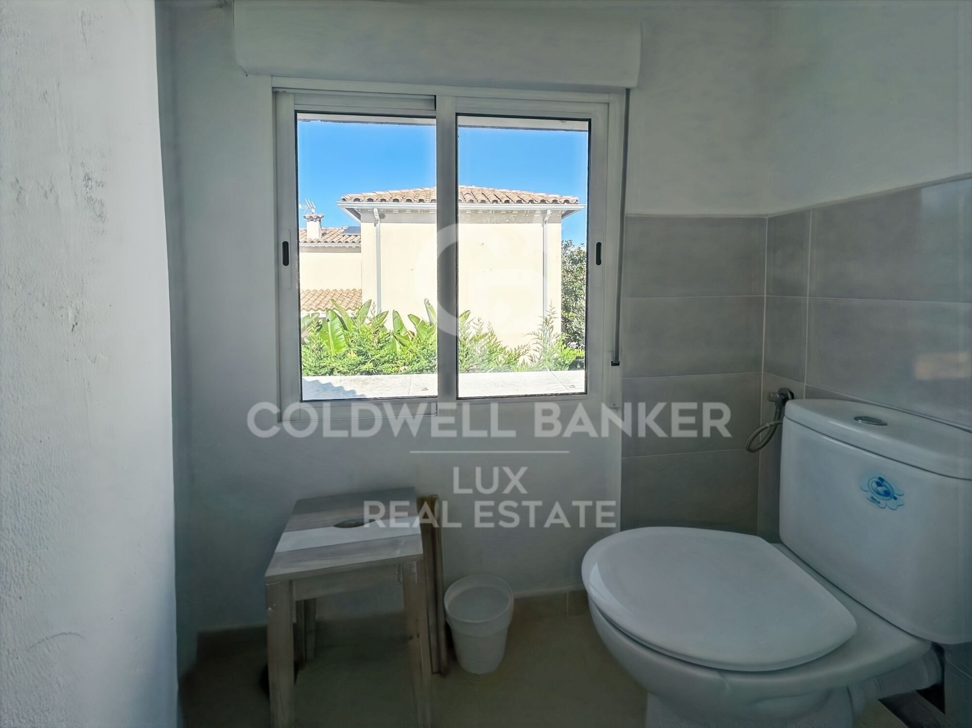 Casa con garaje y estudio independiente en Empuriabrava