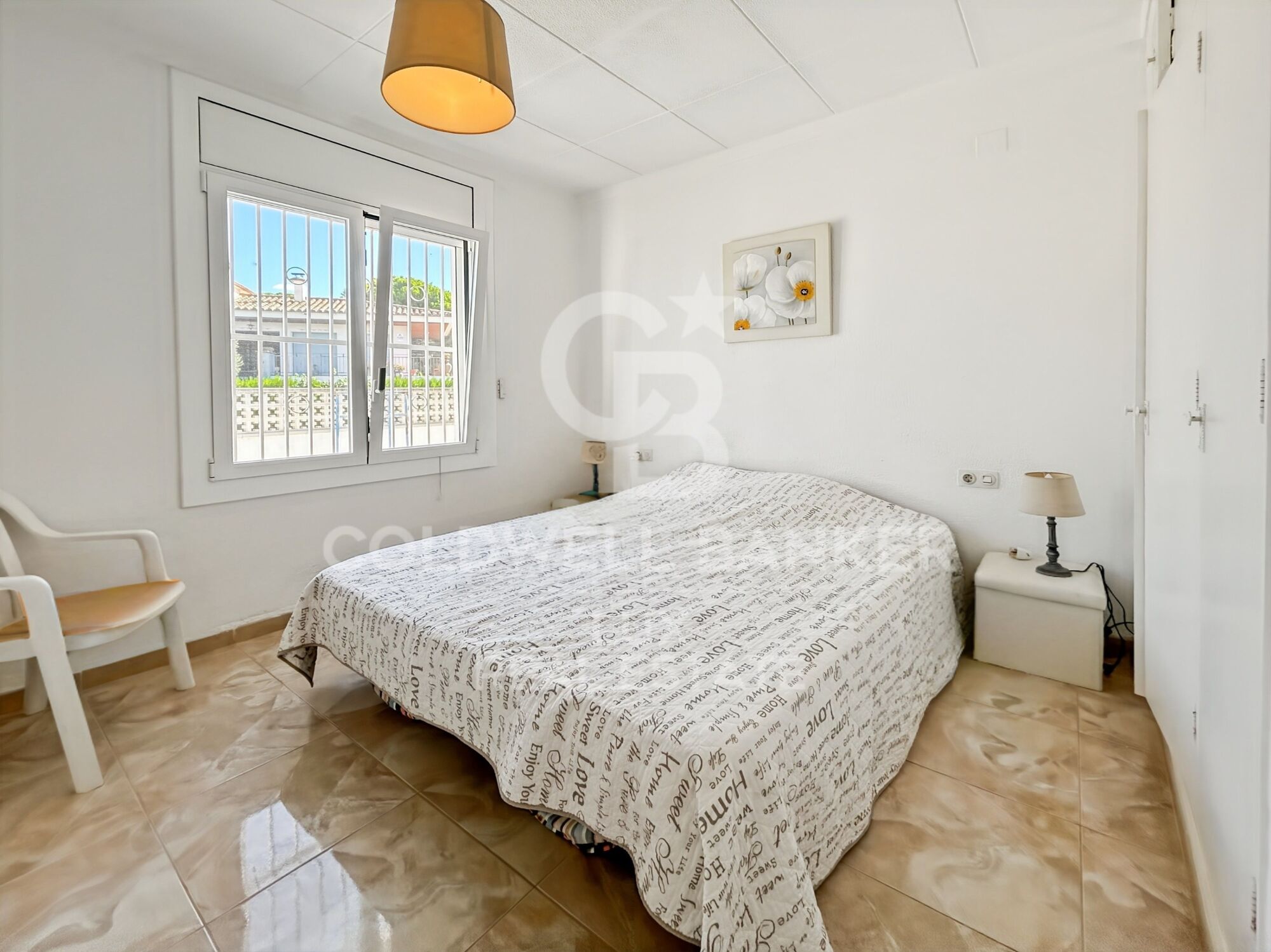 Casa con garaje y estudio independiente en Empuriabrava