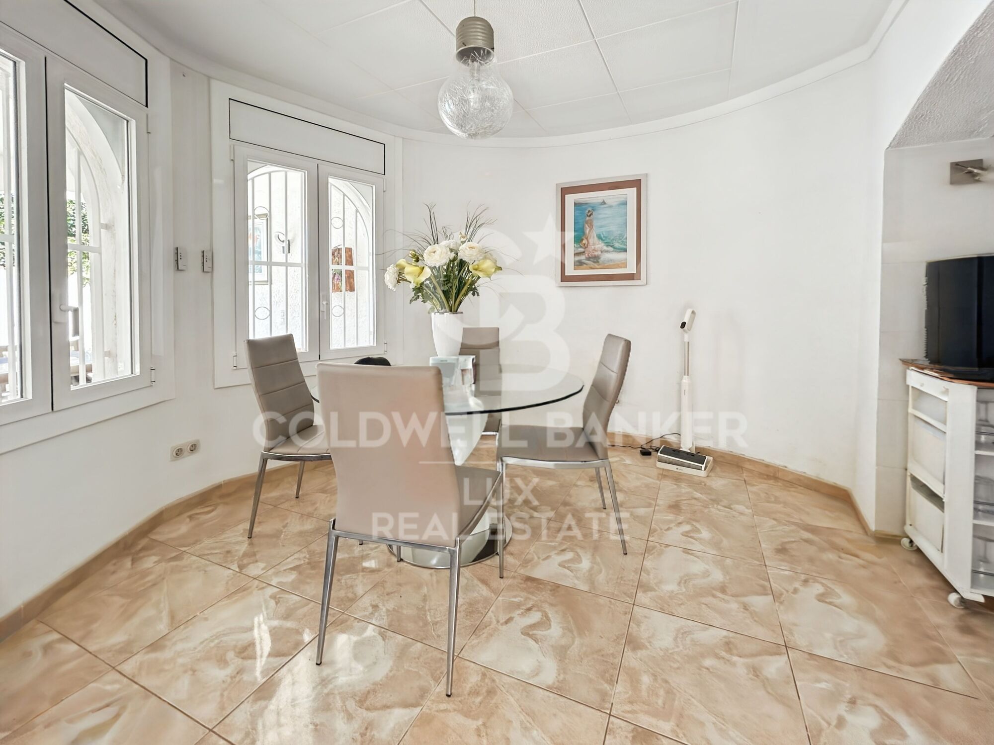 Casa con garaje y estudio independiente en Empuriabrava