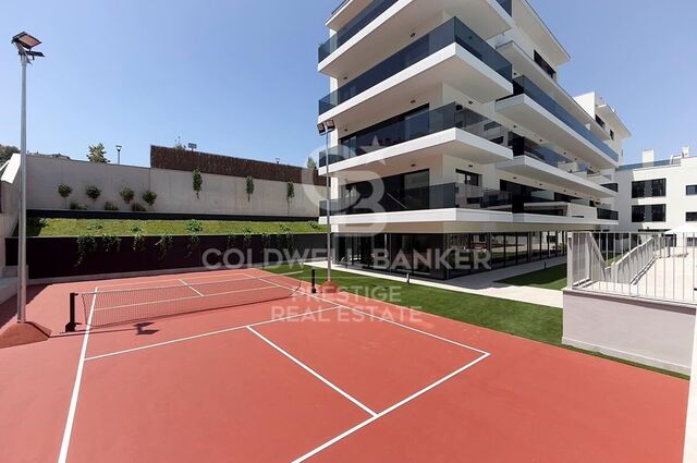 Neubauwohnungen in Sant Boi mit Terrasse, Pool und Fitnessraum