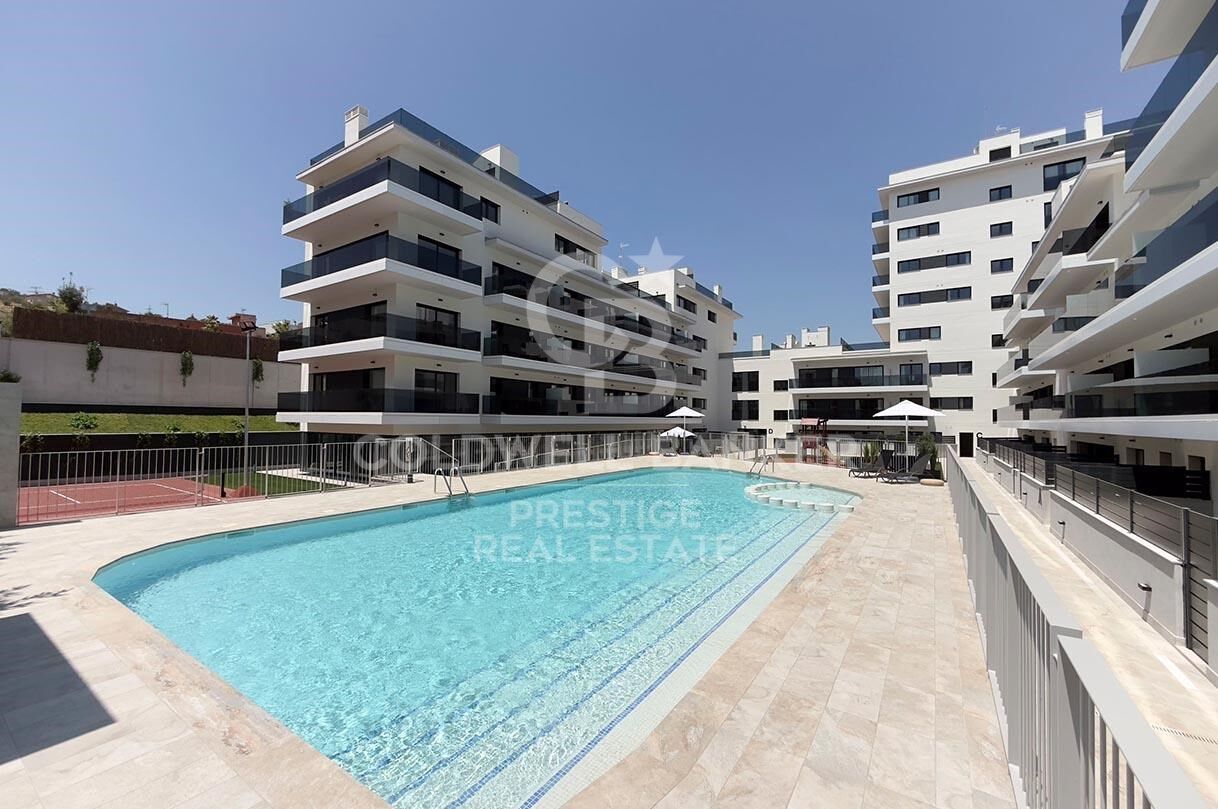 Neubauwohnungen in Sant Boi mit Terrasse, Pool und Fitnessraum