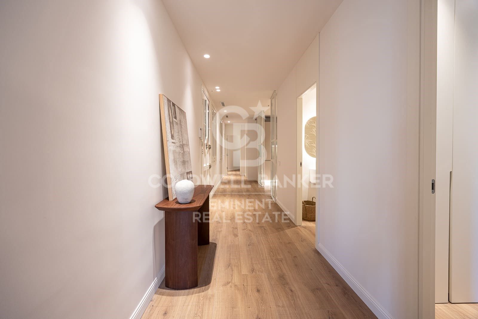 Piso amueblado con encanto y funcionalidad, listo para entrar a vivir en calle Roger de Flor con Avenida Diagonal