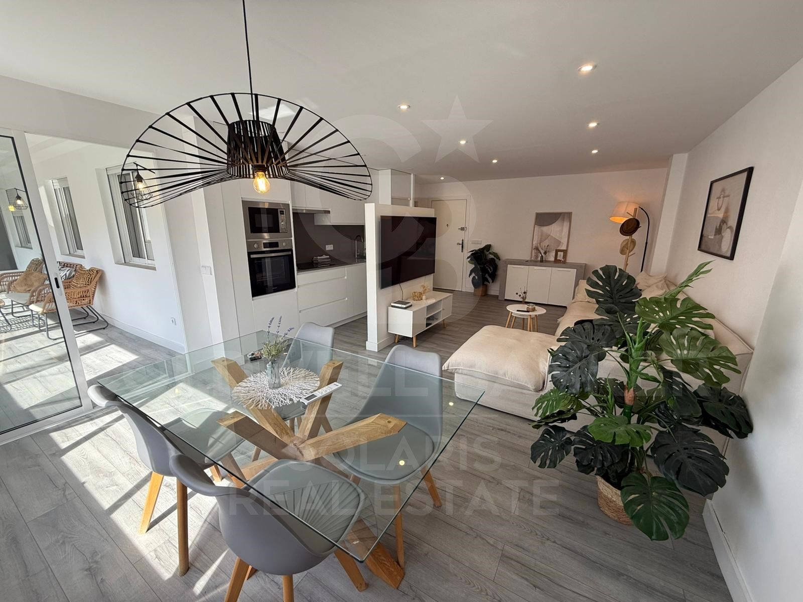 EXCLUSIVE BRAND NEW FLAT IN PLAYA EL ARENAL IN JAVEA