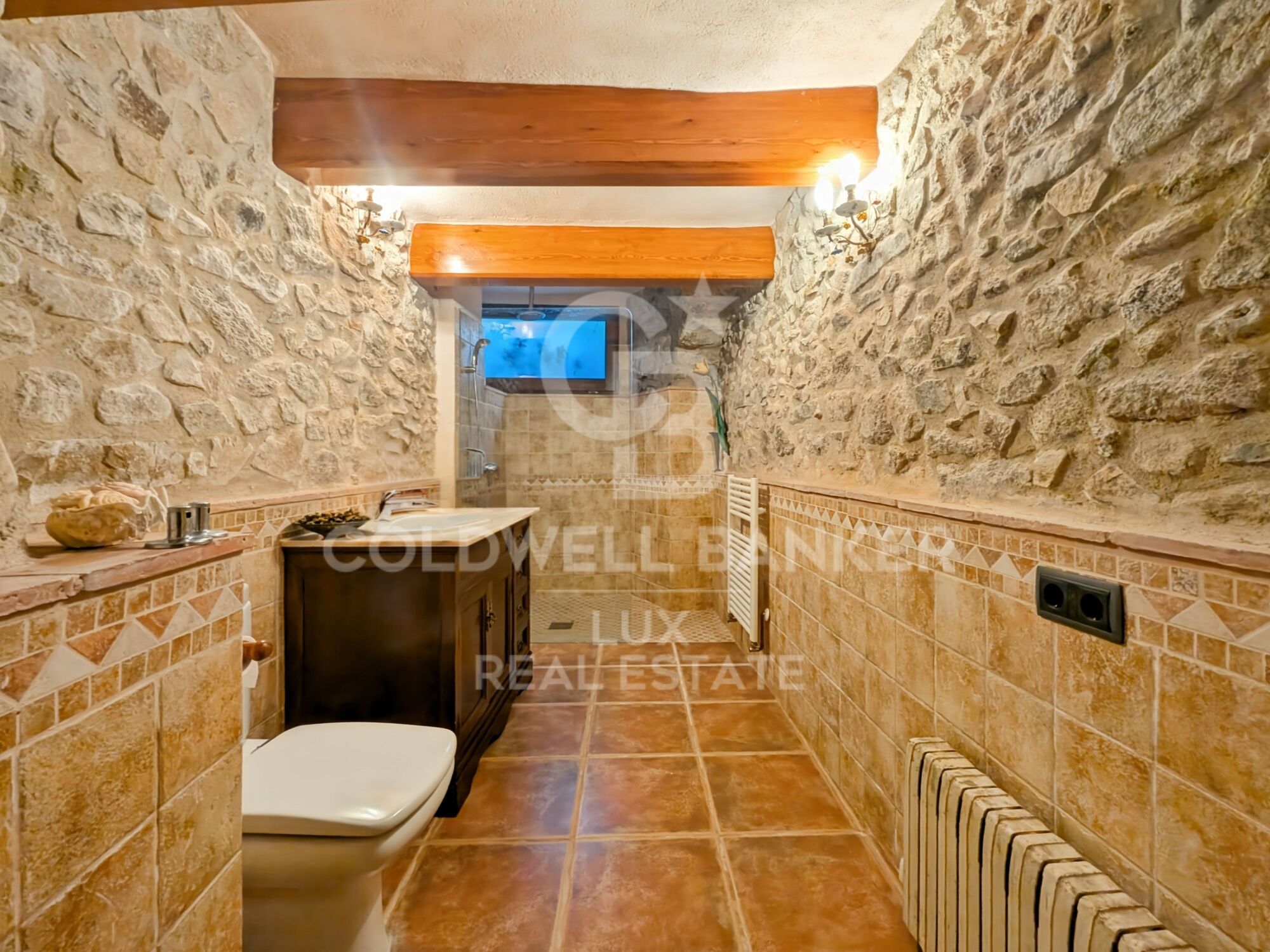 Restored 18th-century property with Catalan vaults in Agullana