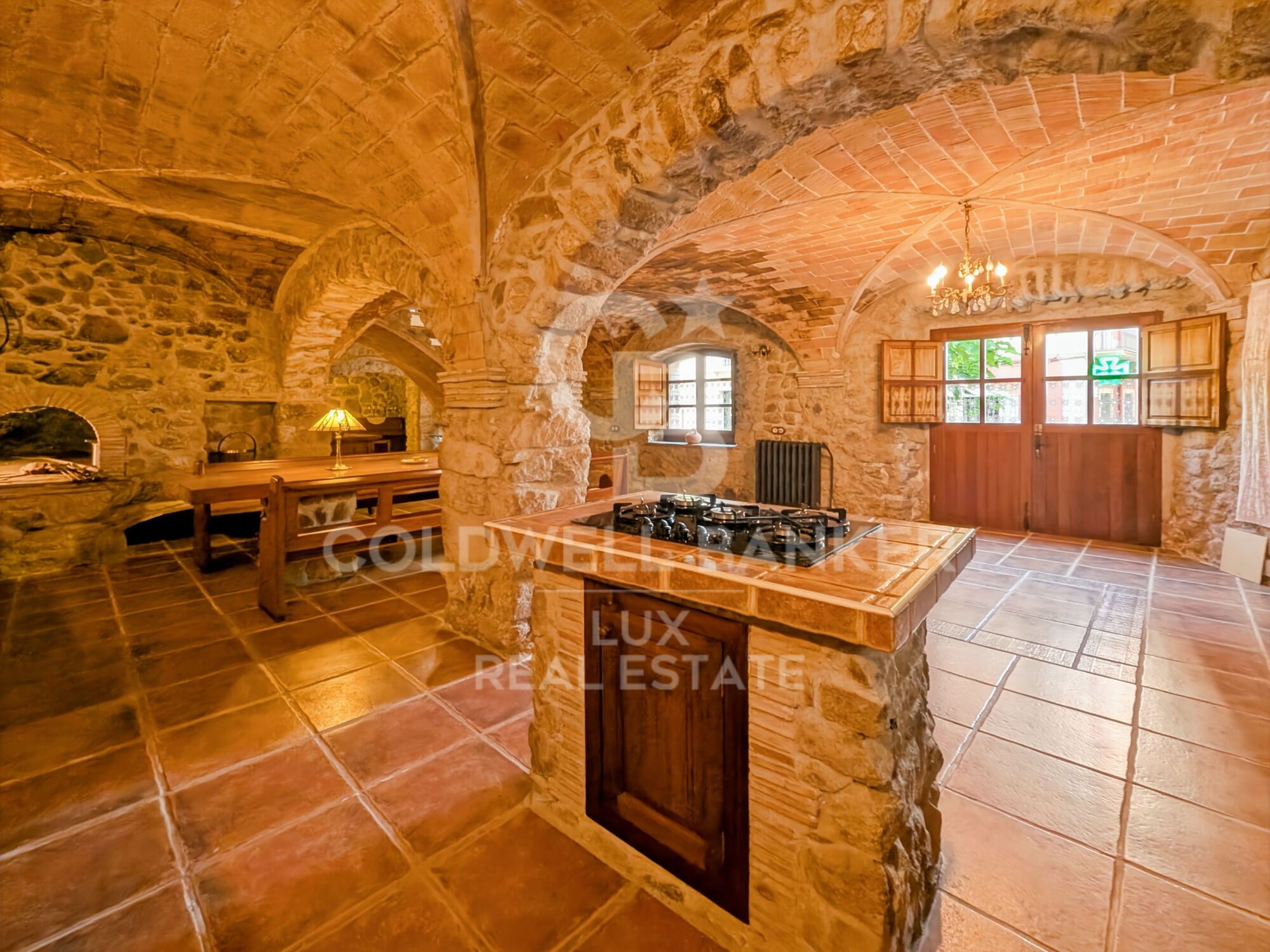 Restored 18th-century property with Catalan vaults in Agullana