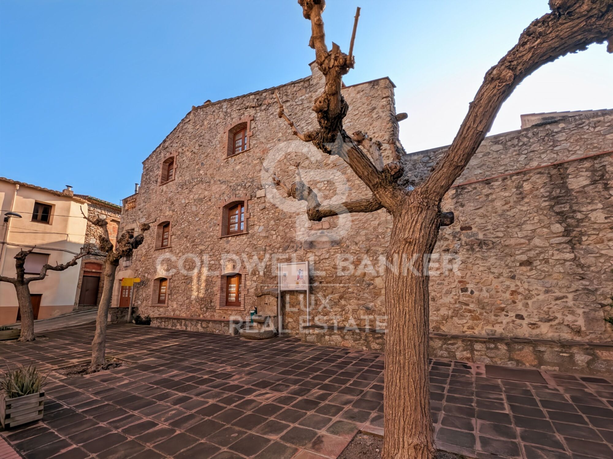 Restored 18th-century property with Catalan vaults in Agullana