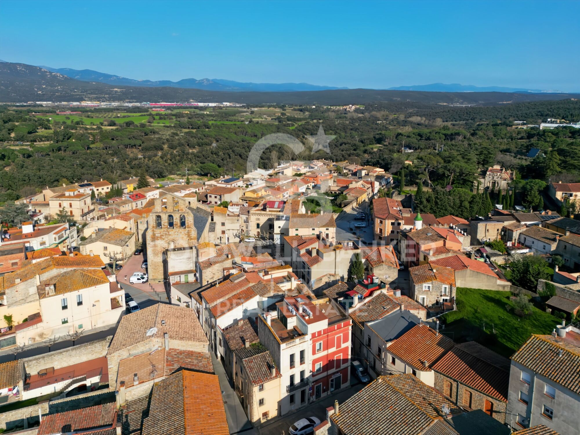 Restored 18th-century property with Catalan vaults in Agullana