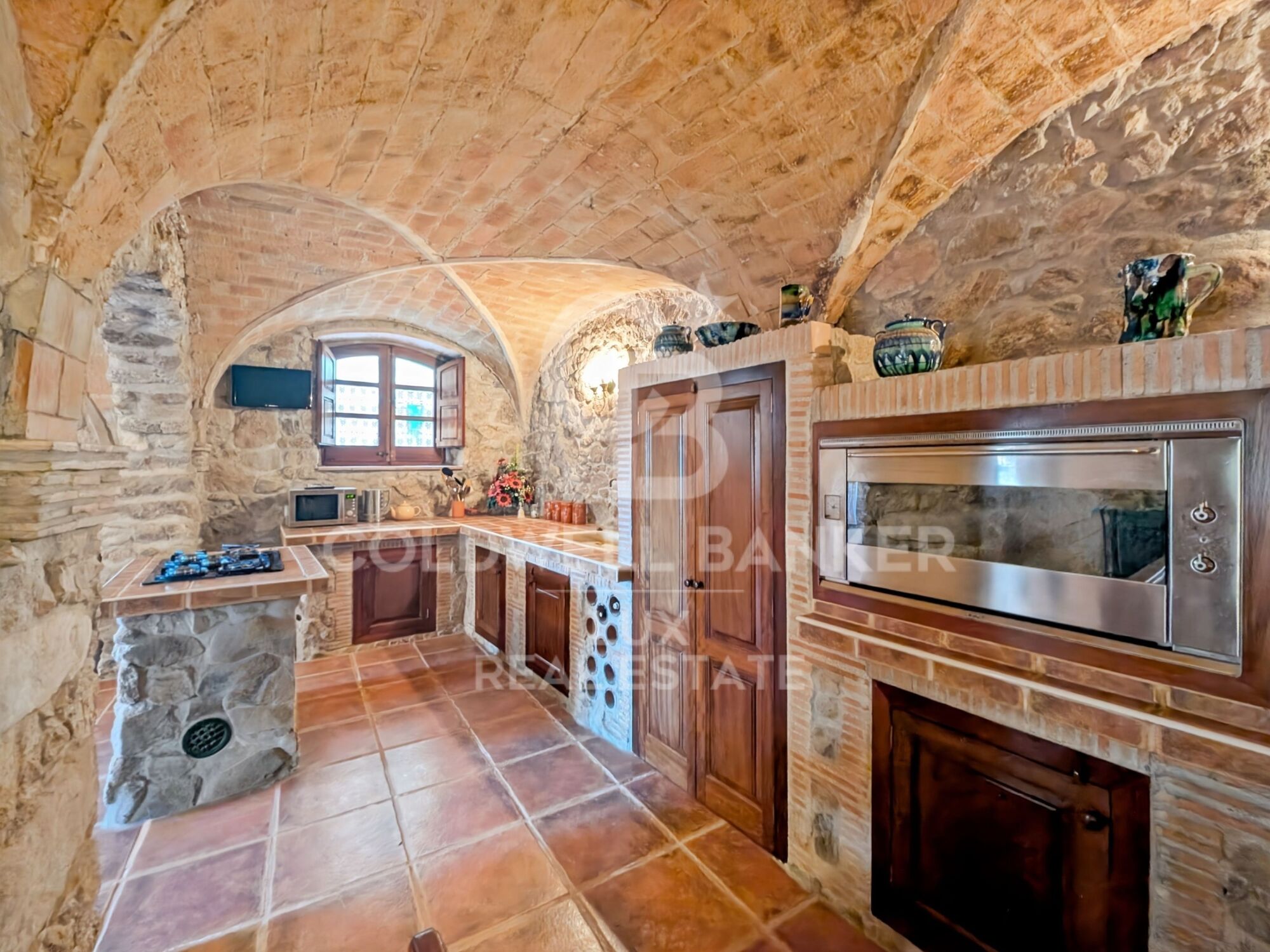 Restored 18th-century property with Catalan vaults in Agullana