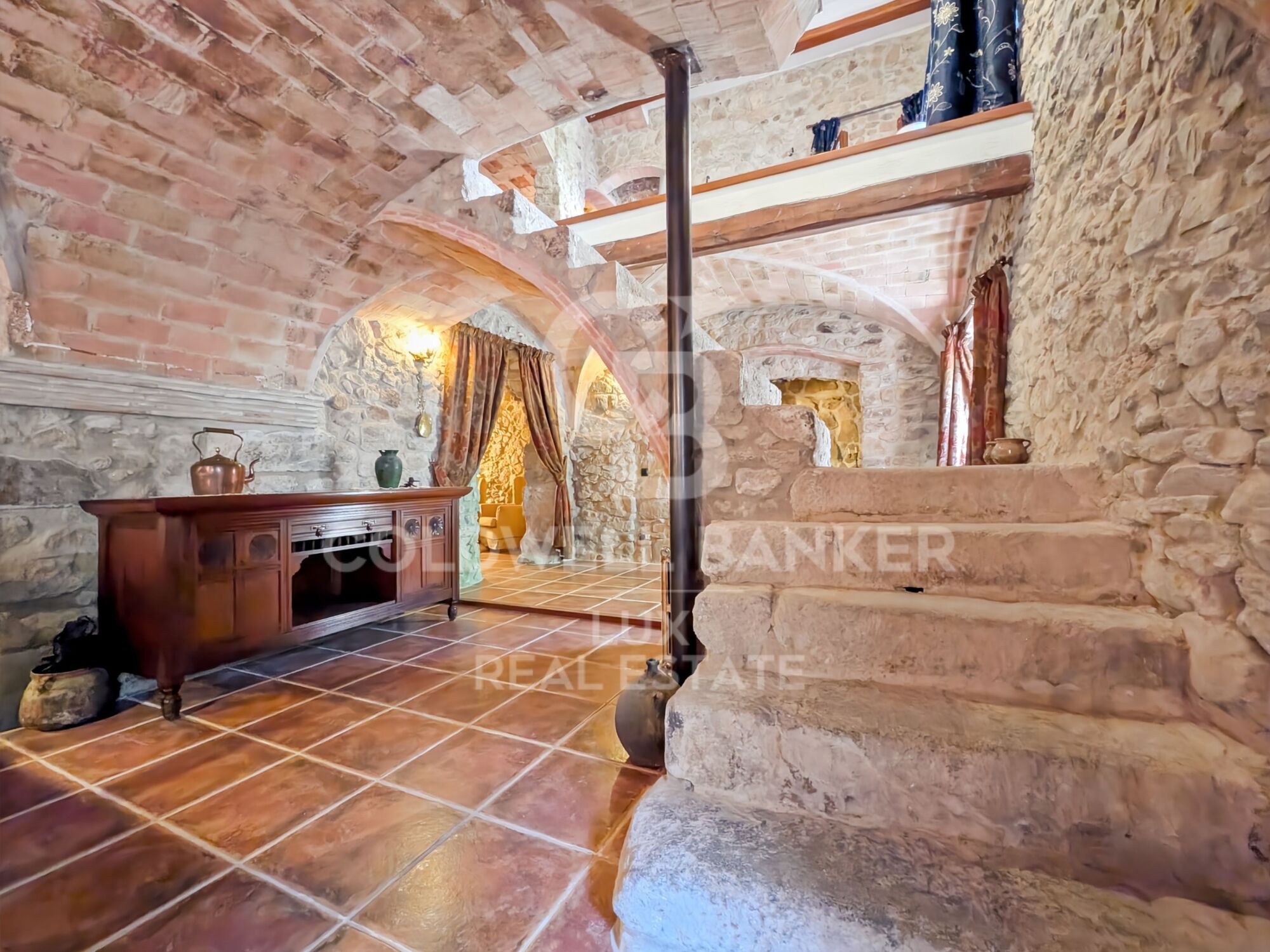 Restored 18th-century property with Catalan vaults in Agullana