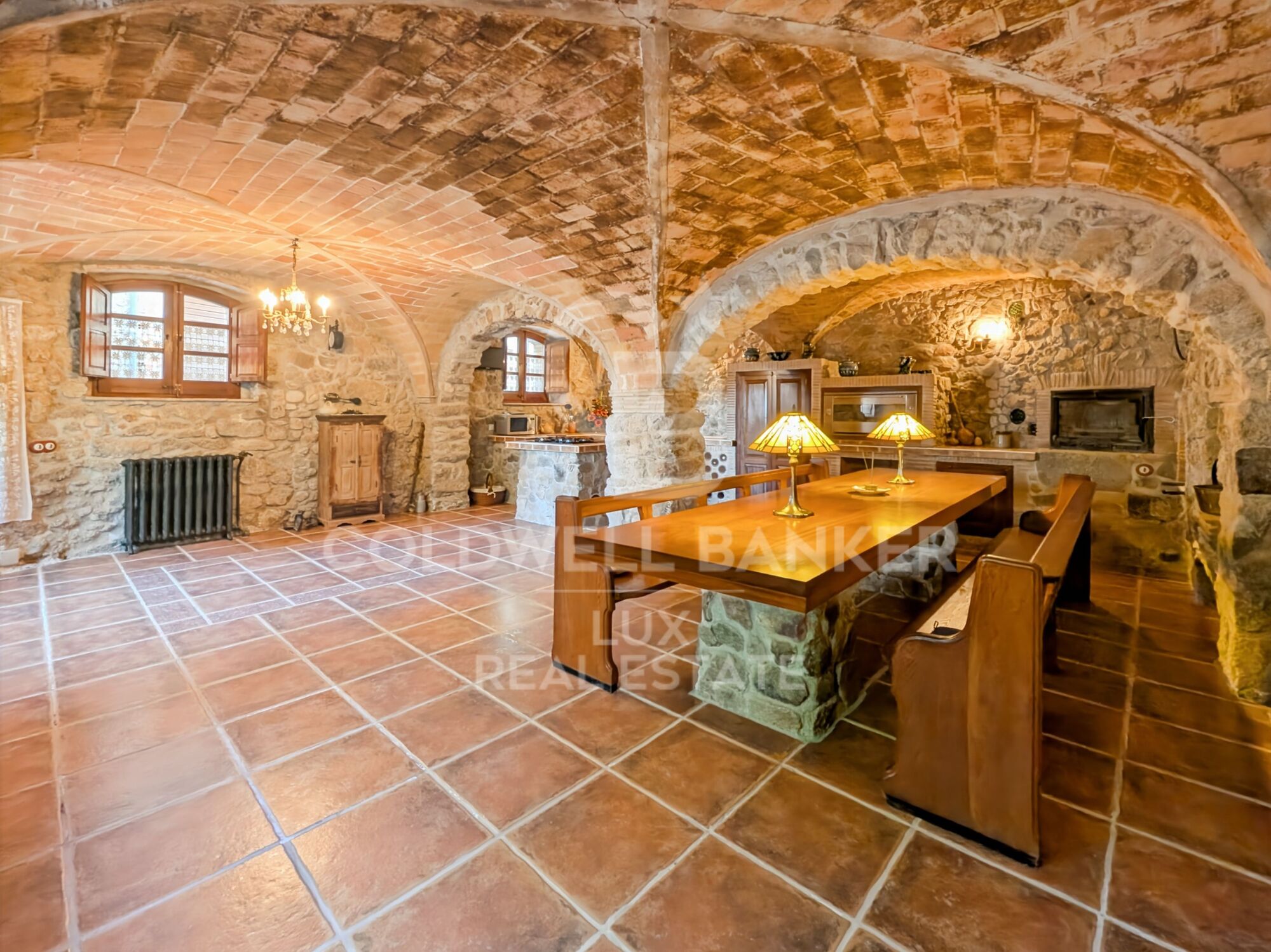 Restored 18th-century property with Catalan vaults in Agullana