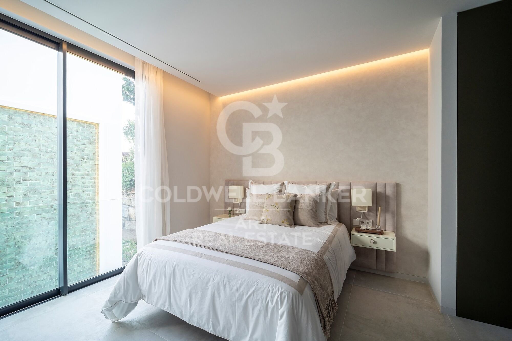 Luxury contemporary villa in El Paraíso Alto