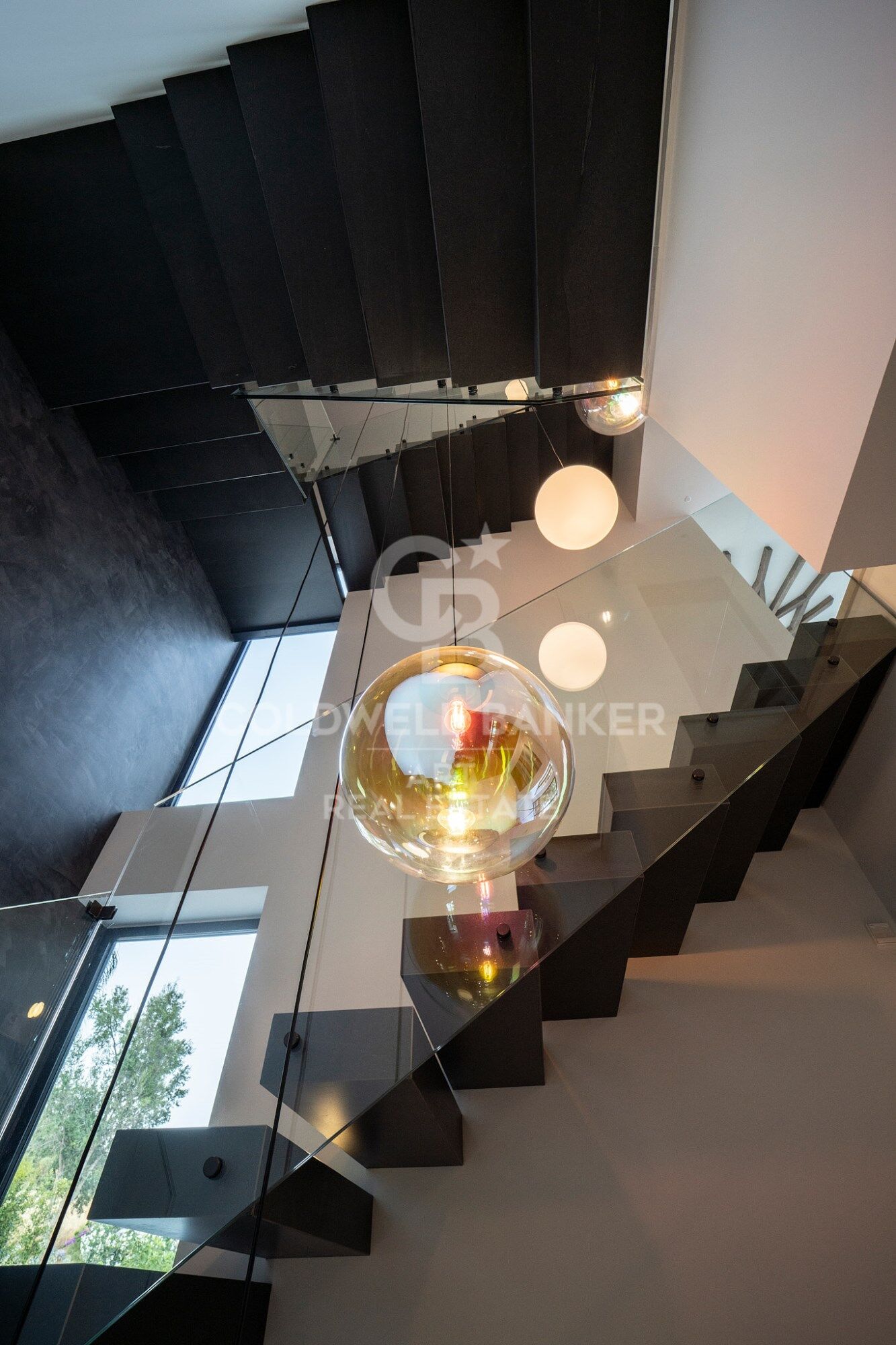 Luxury contemporary villa in El Paraíso Alto