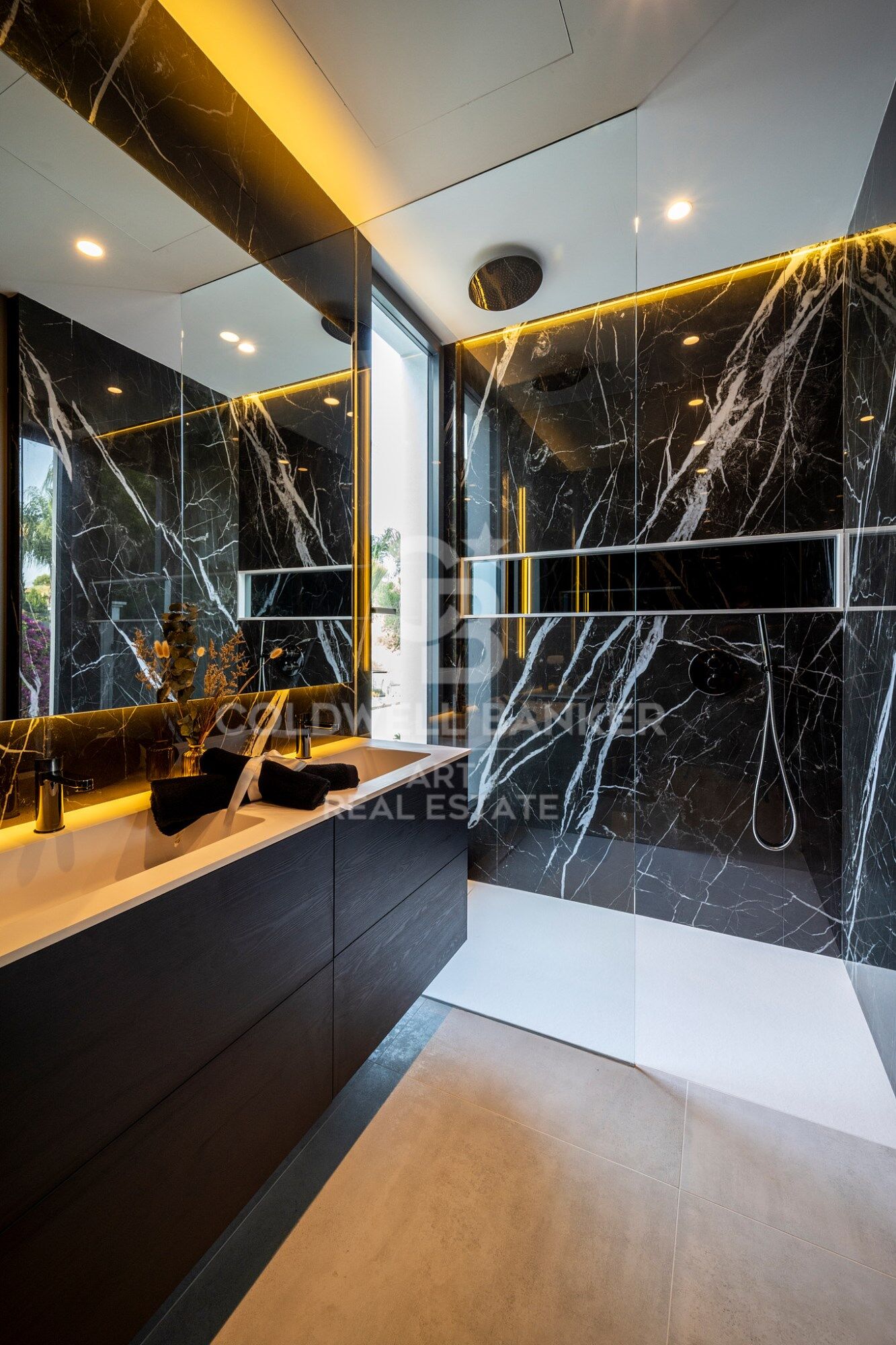 Luxury contemporary villa in El Paraíso Alto