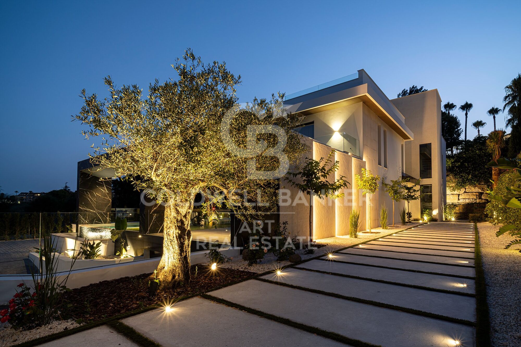 Luxury contemporary villa in El Paraíso Alto