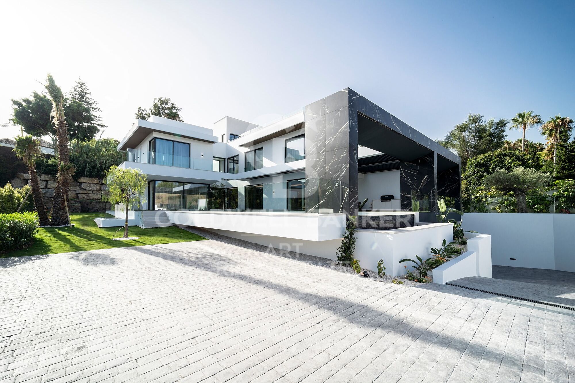 Luxuriöse moderne Villa in El Paraíso Alto