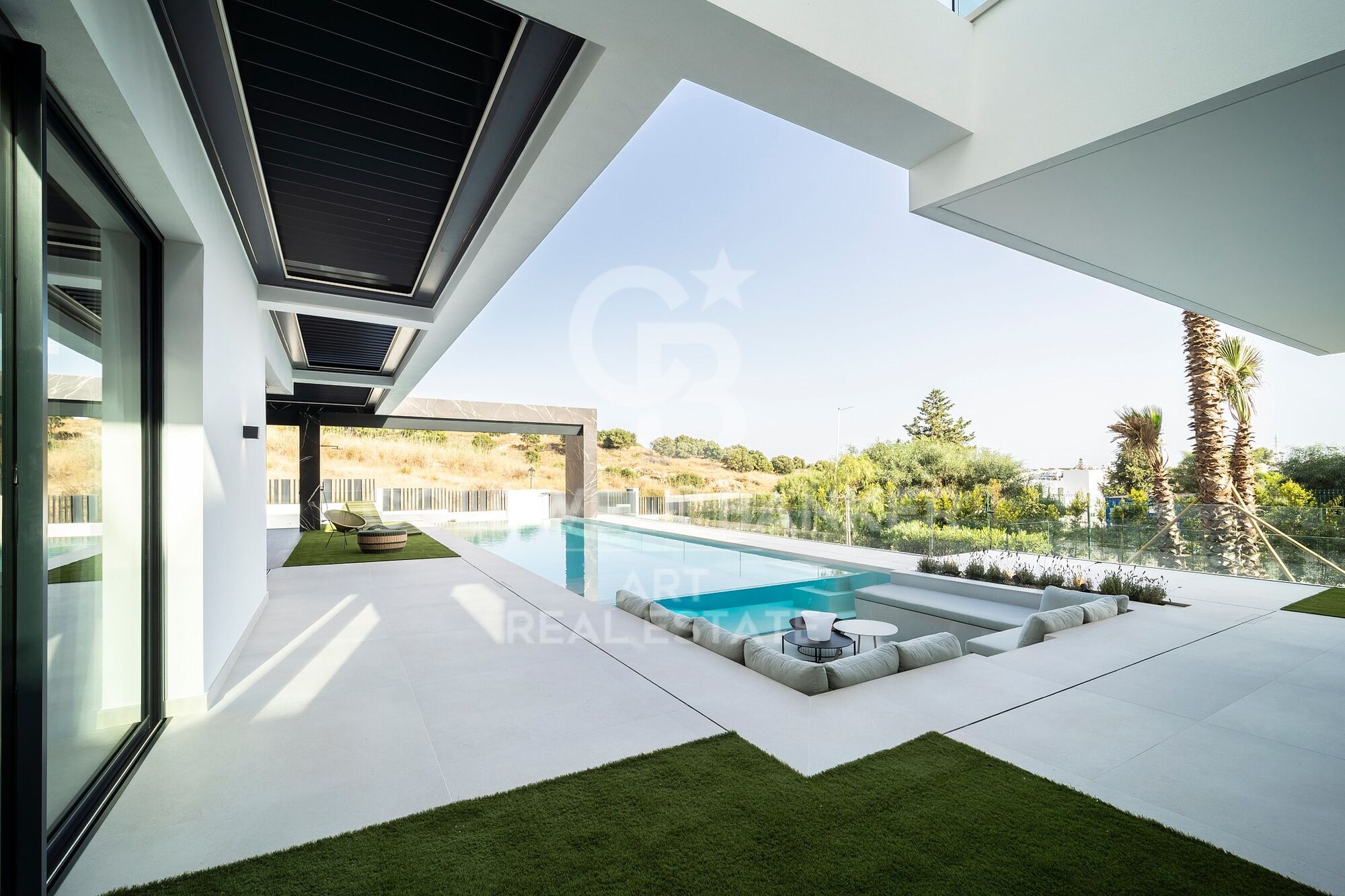 Luxury contemporary villa in El Paraíso Alto
