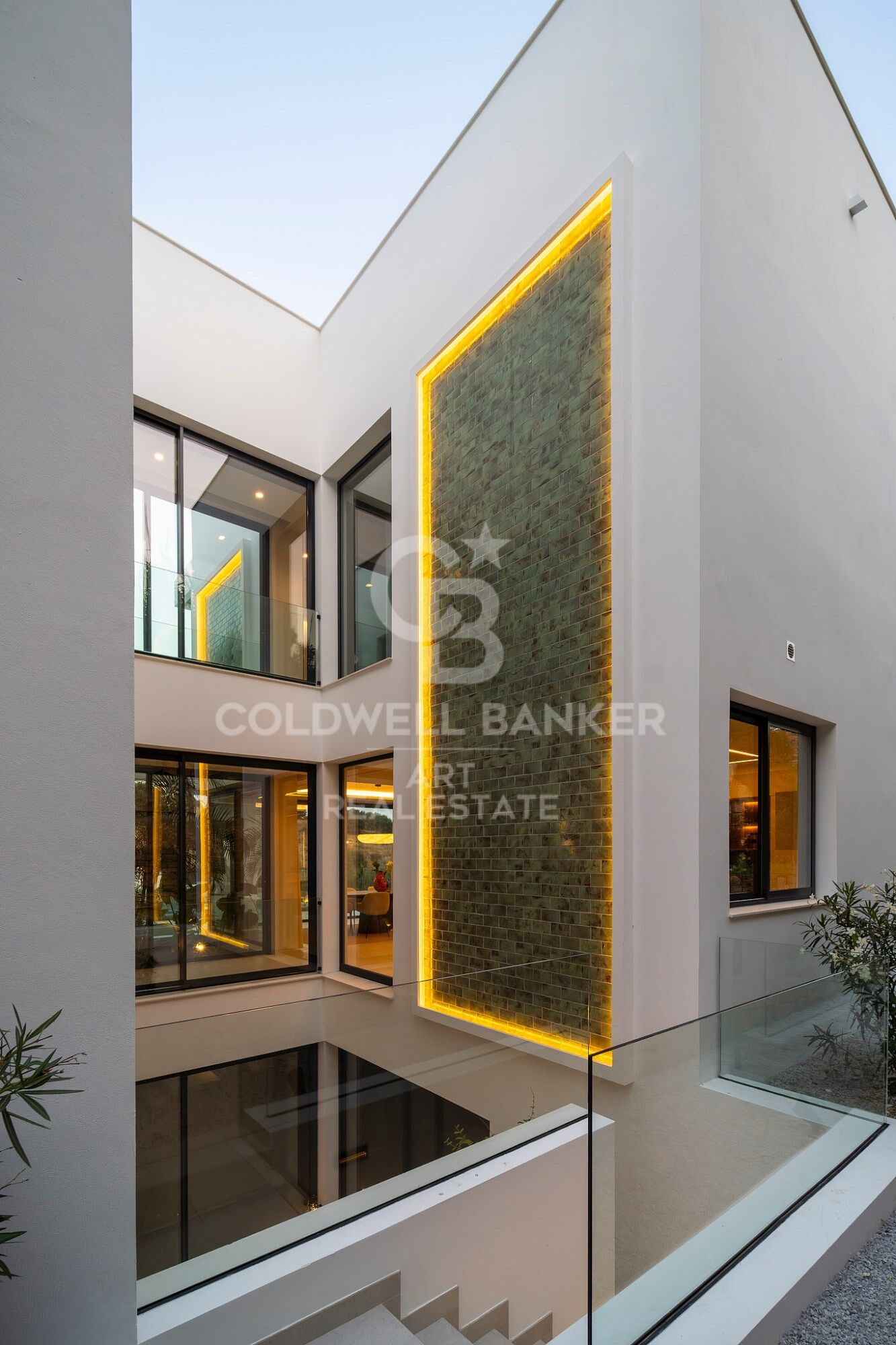 Luxury contemporary villa in El Paraíso Alto