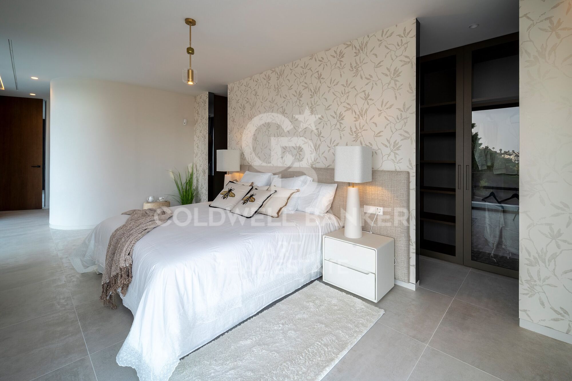 Luxury contemporary villa in El Paraíso Alto