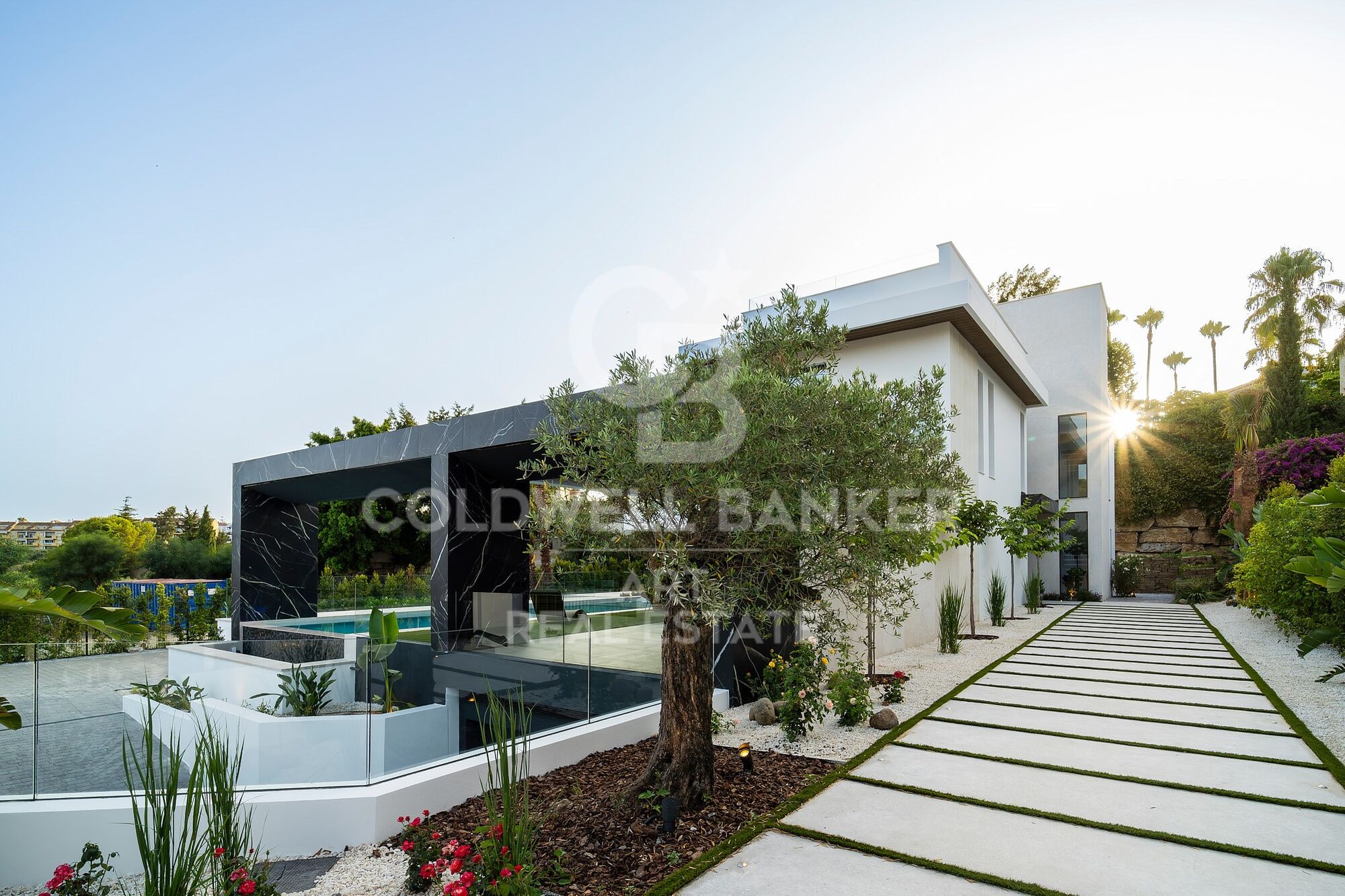 Luxuriöse moderne Villa in El Paraíso Alto