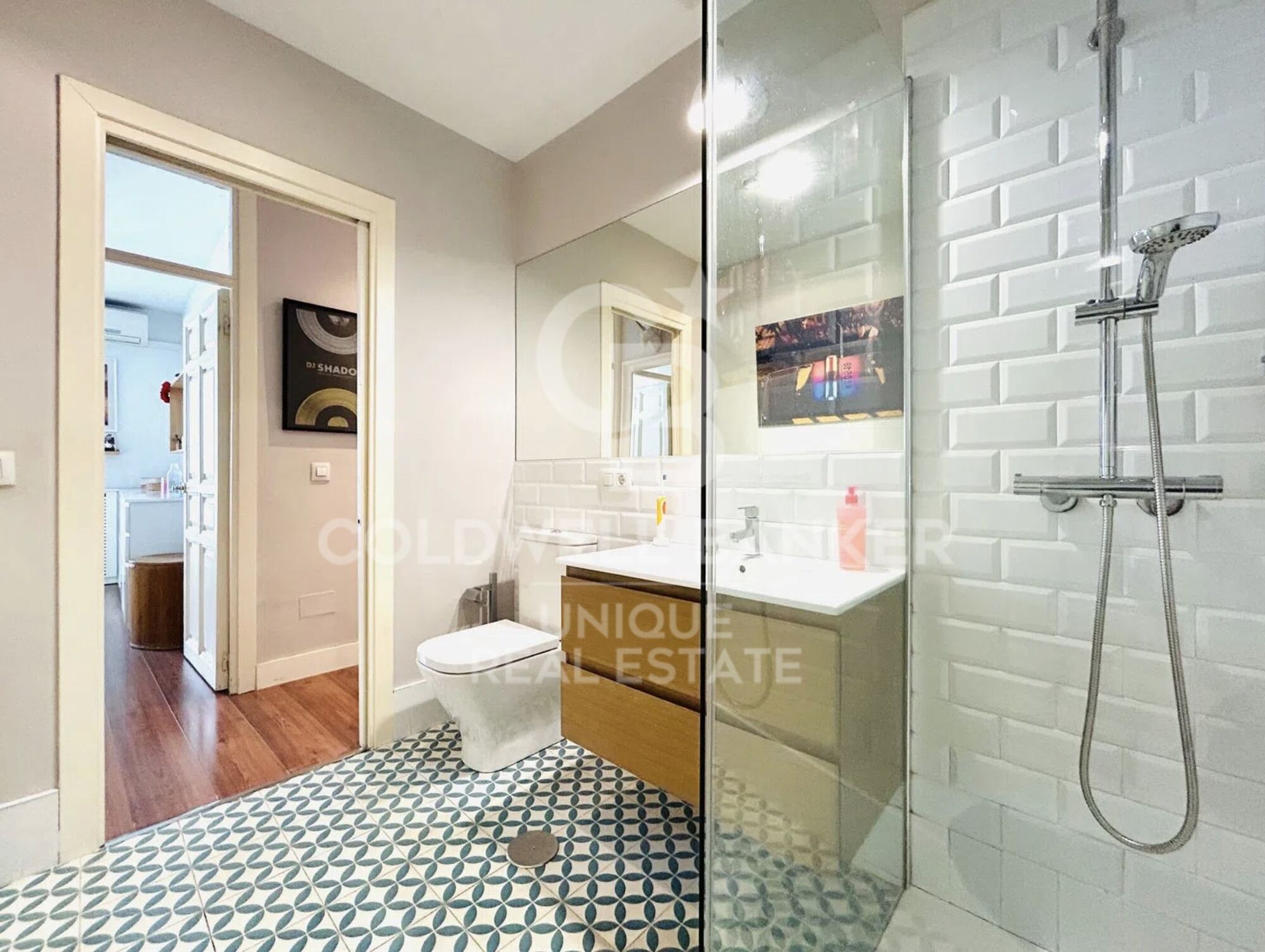 Piso exterior reformado de 2 habitaciones con 3 balcones en Malasaña, Madrid