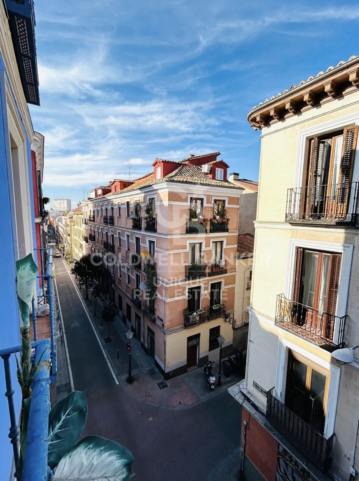 Piso exterior reformado de 2 habitaciones con 3 balcones en Malasaña, Madrid