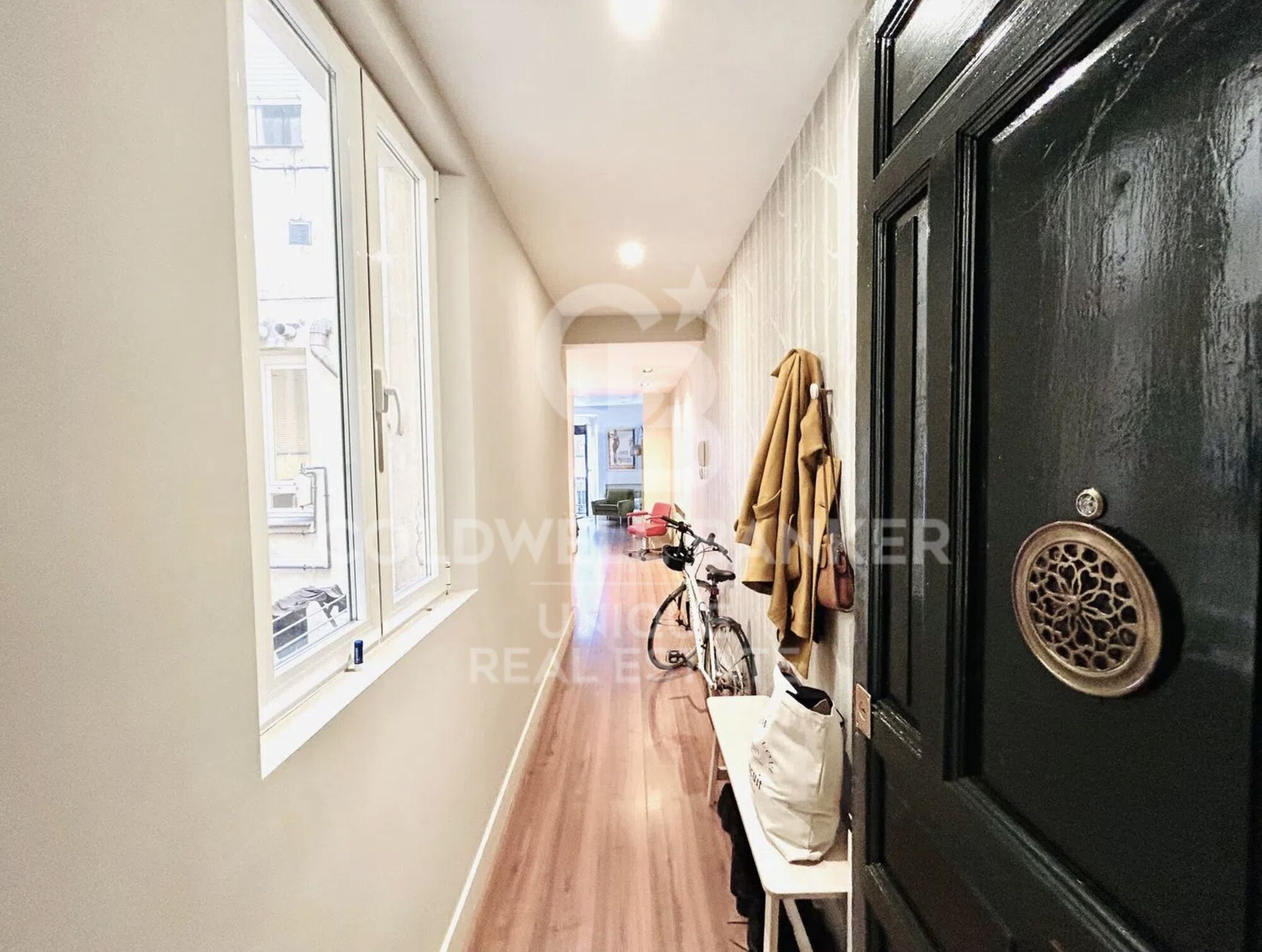 Renovierte Außenwohnung mit 2 Schlafzimmern und 3 Balkonen in Malasaña, Madrid
