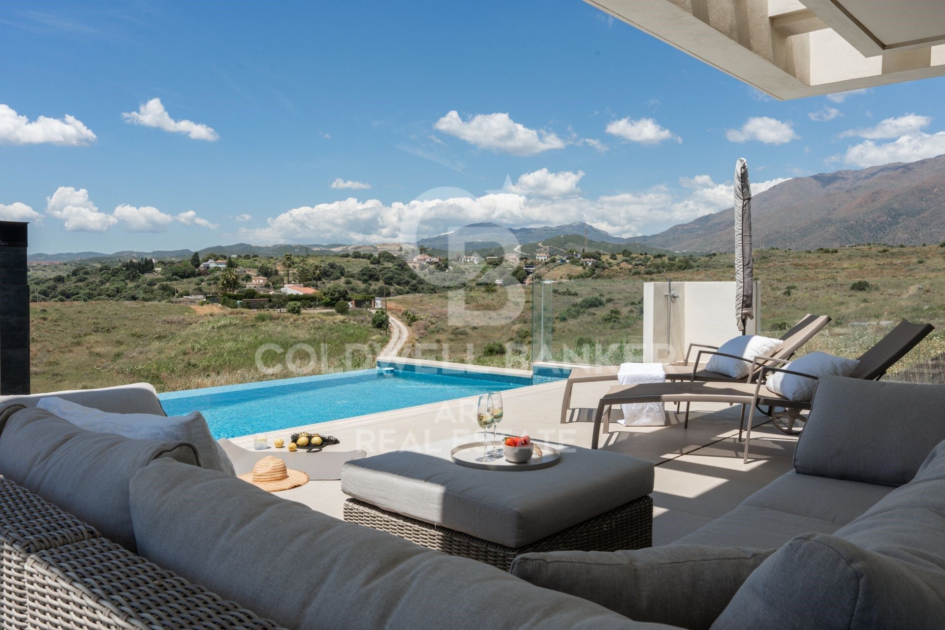 Luxusvilla mit Panoramablick auf das Meer in Esteponas prestigeträchtiger Gegend Seghers