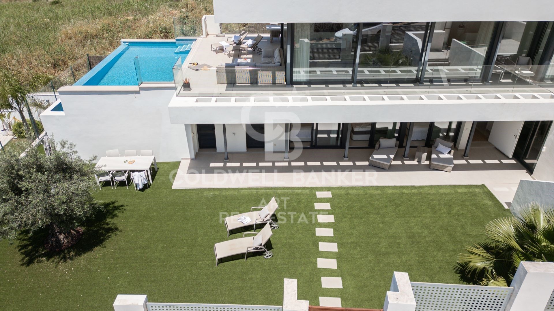 Luxusvilla mit Panoramablick auf das Meer in Esteponas prestigeträchtiger Gegend Seghers
